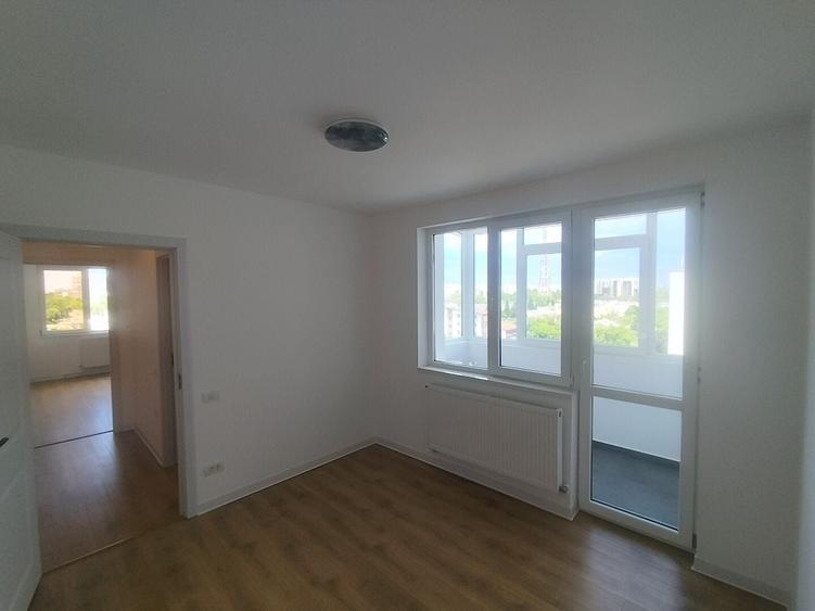 Apartament cu 3 camere semidecomandat, mobilat în Gara de Nord