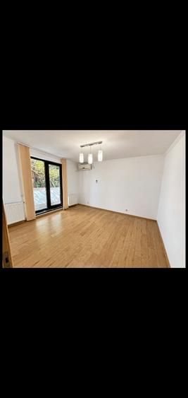 Spațiu comercial, de 92 mp, în Central