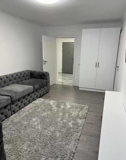 Apartament cu 3 camere semidecomandat în Gorjului
