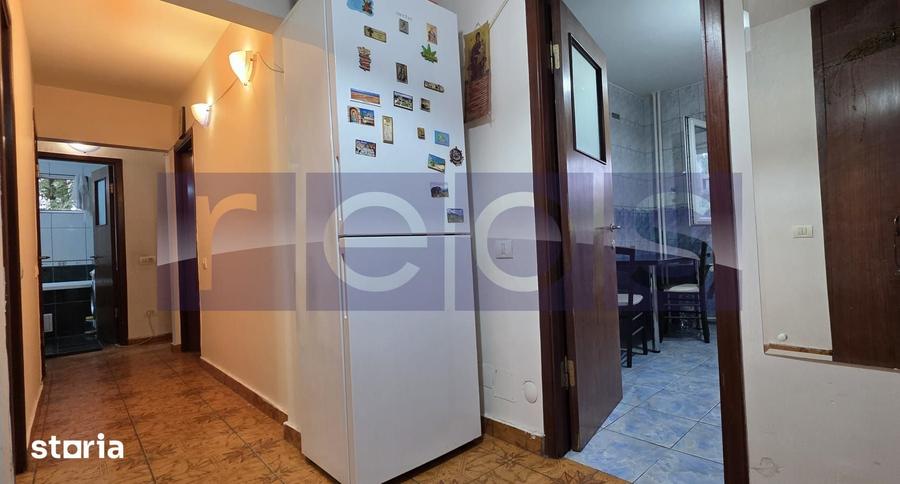 Apartament cu 3 camere decomandat în Vitan