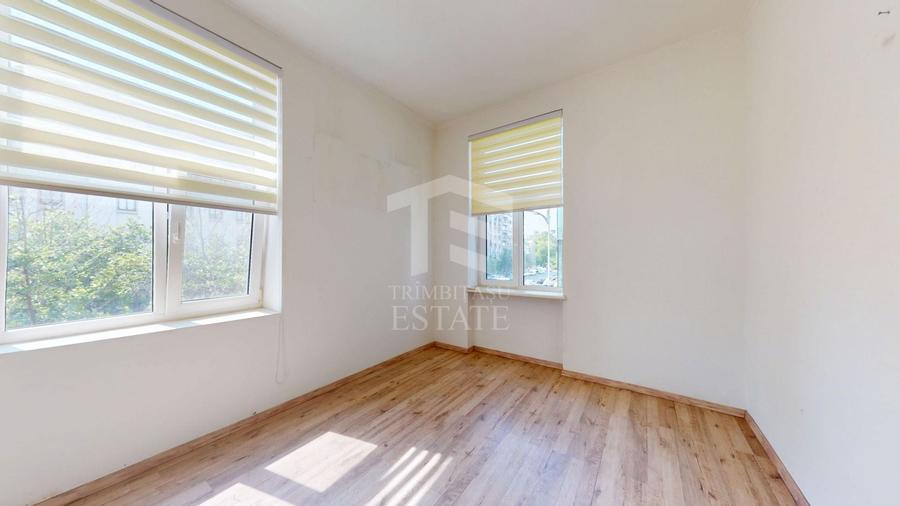 Apartament cu 4 camere decomandat în P-ța Unirii
