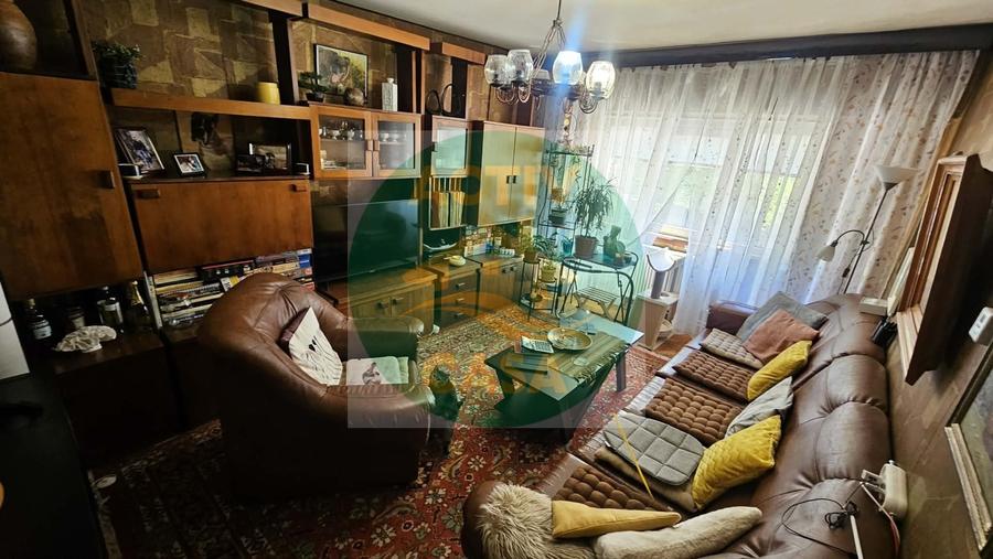 Apartament cu 3 camere decomandat în Central