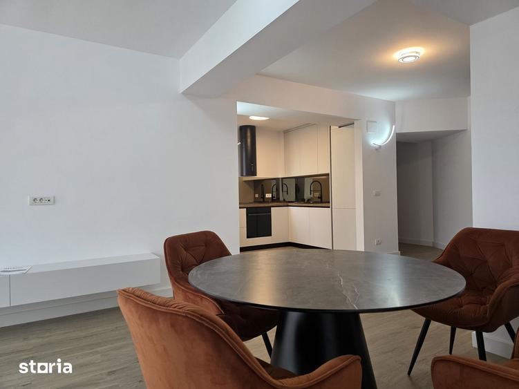 Apartament cu 4 camere în Armeneasca