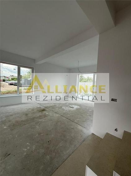 Casă individuală cu 4 camere decomandat cu Canalizare în Berceni