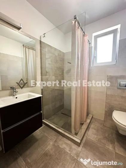 Casă cu 4 camere cu Teren 300 Mp în Central