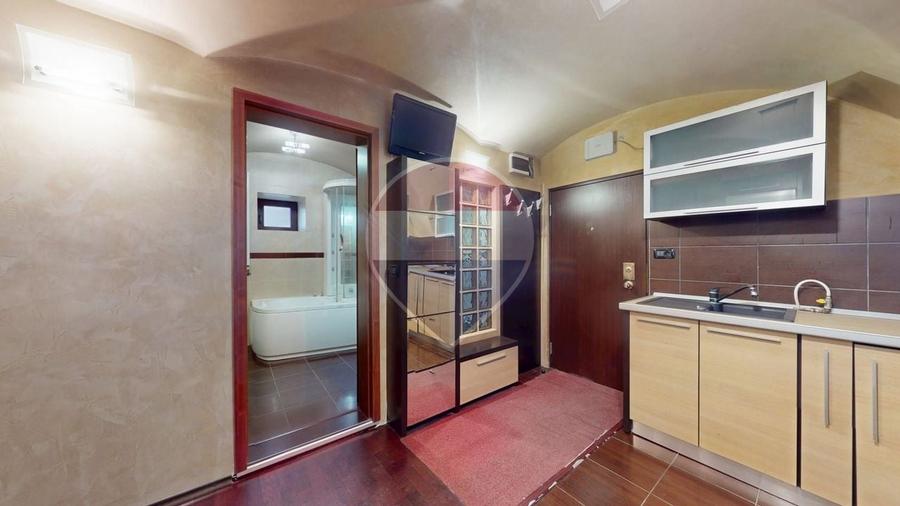 Apartament cu 2 camere semidecomandat, mobilat în Centrul Istoric