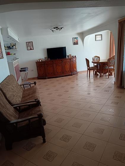 Casă cu 4 camere în Șerbeștii Vechi