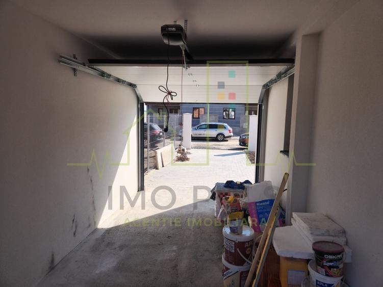 Duplex cu 5 camere cu Canalizare în Dumbrăvița