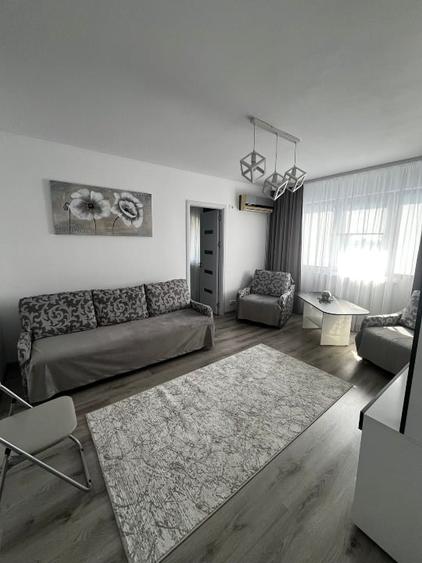 Apartament cu 2 camere semidecomandat, mobilat în Tomis Nord