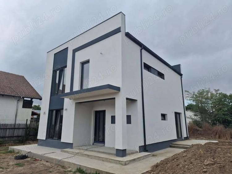 Casă cu 5 camere în Cumpăna