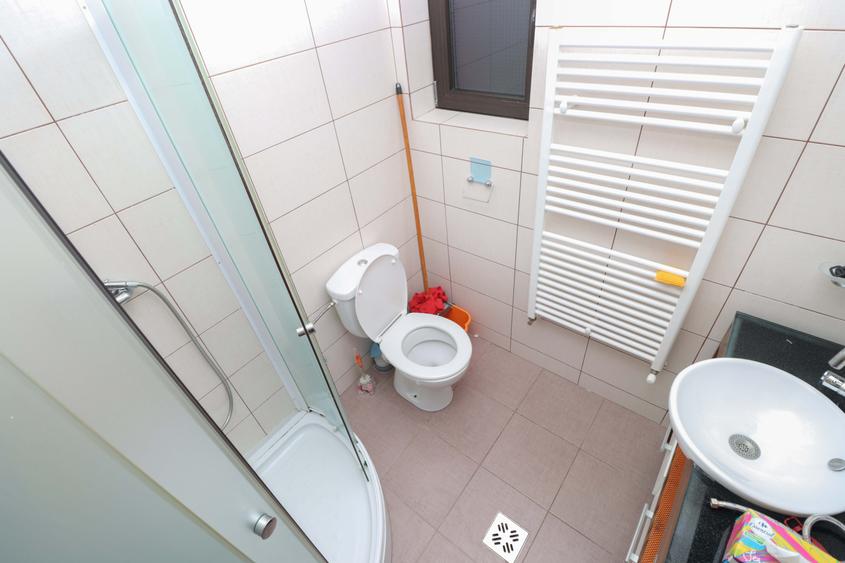 Apartament cu 2 camere semidecomandat în Piatra Arsă