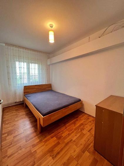 Decomandat, 3 camere, 2 balcoane, etaj3/4,Sarari - 4