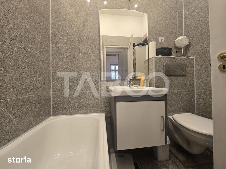 Apartament cu 3 camere semidecomandat în Central