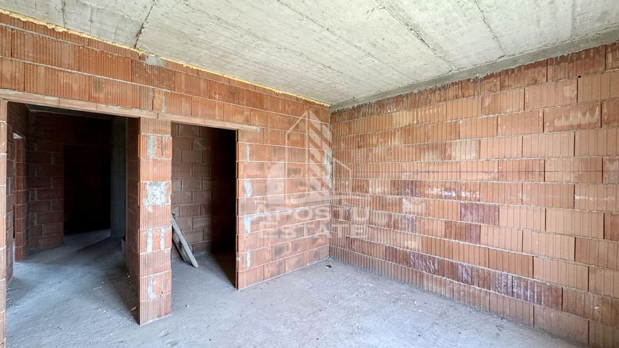 Duplex cu 4 camere cu Canalizare în Giroc