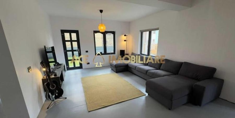 Casă individuală cu 5 camere cu Teren 300 Mp în Berceni