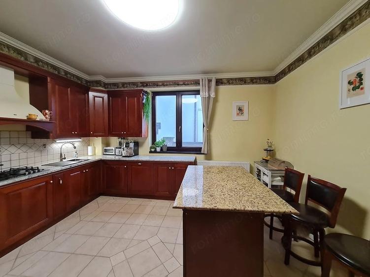 Casă cu Teren 473 Mp în Dumbrăvița