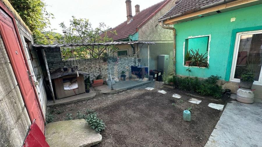Casă cu 3 camere cu Canalizare în Muncitoresc