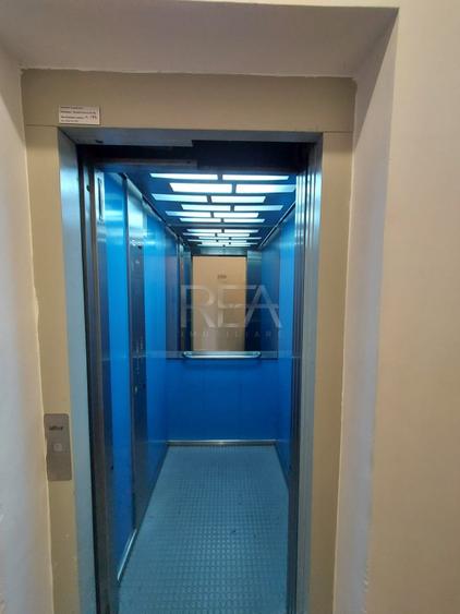 Apartament cu 3 camere decomandat, mobilat în Titan