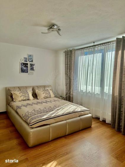 Casă cu 7 camere cu Teren 400 Mp în Zamora