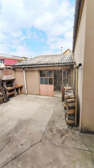 Casă cu 6 camere cu Teren 249 Mp în Rogerius