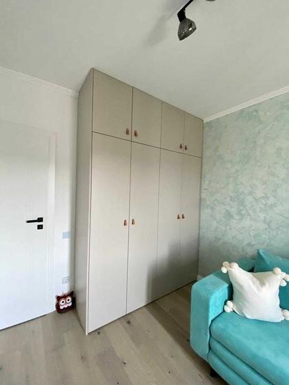 Apartament cu 3 camere decomandat în Florești
