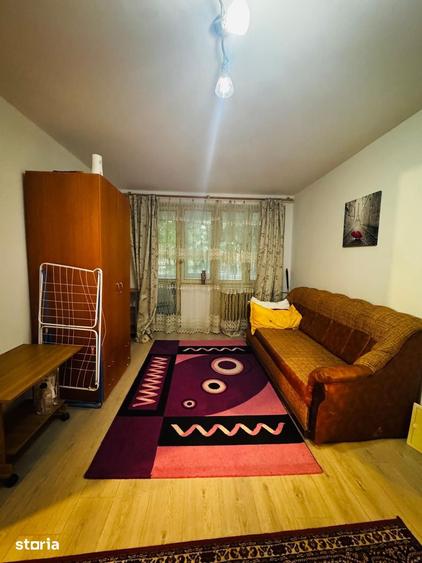 Apartament cu 2 camere semidecomandat, mobilat în Tei