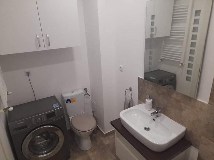 Apartament cu 2 camere decomandat în Roșu