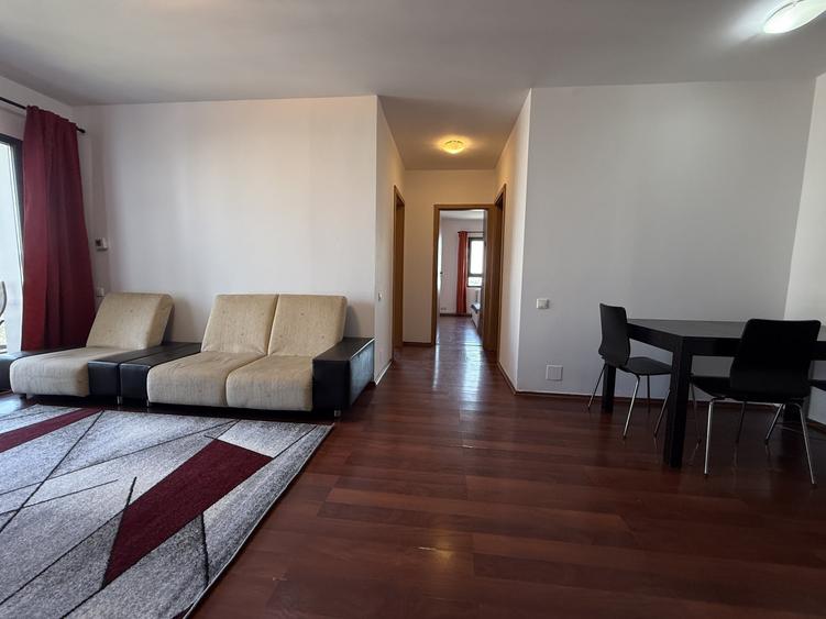 Apartament cu 3 camere semidecomandat, mobilat în Doamna Ghica