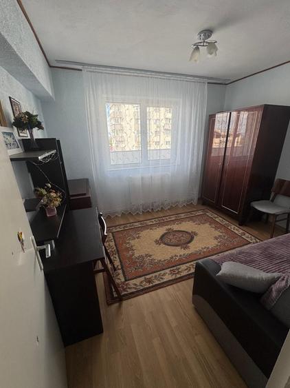Apartament cu 3 camere decomandat în George Enescu