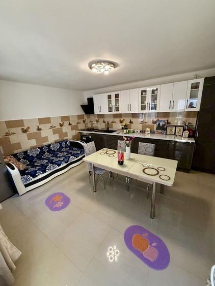 Casă cu 4 camere cu Teren 100 Mp în Central