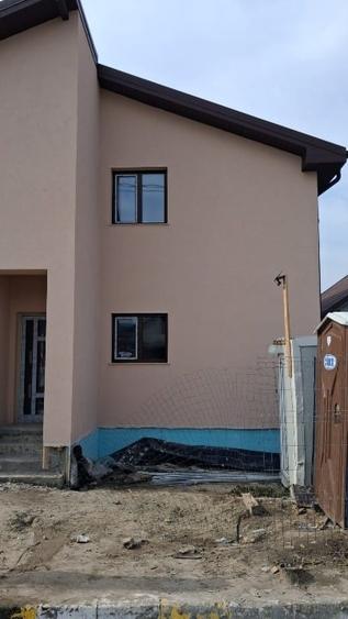 Casă individuală cu 5 camere cu Canalizare în Valu lui Traian
