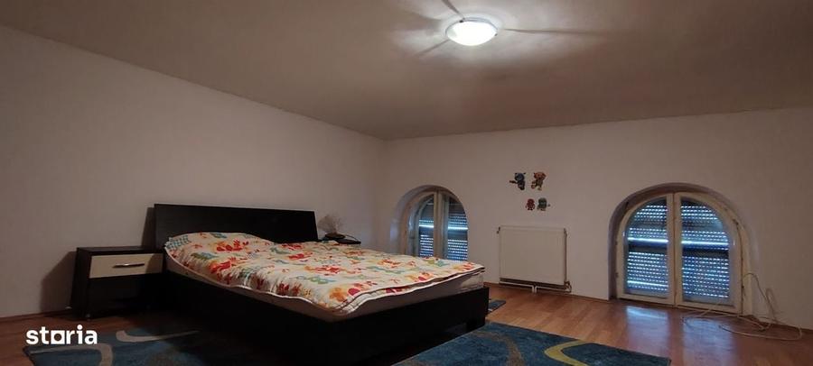 Apartament cu 4 camere în Central