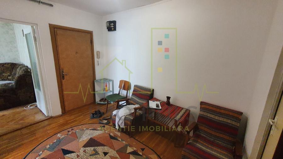 Apartament cu 3 camere decomandat, mobilat în Soarelui