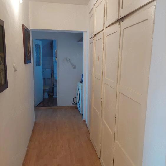 Apartament cu 4 camere semidecomandat în Central