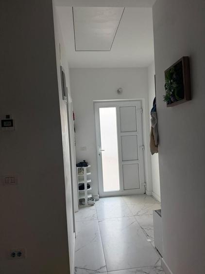 Duplex cu 3 camere cu Canalizare în Bucovăț (Remetea Mare)