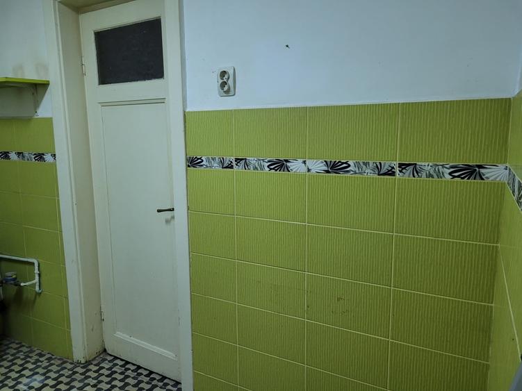 Apartament cu 3 camere semidecomandat în Gara de Nord