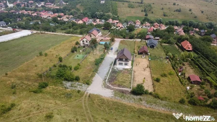 Casă cu 5 camere cu Teren 900 Mp în Sălicea