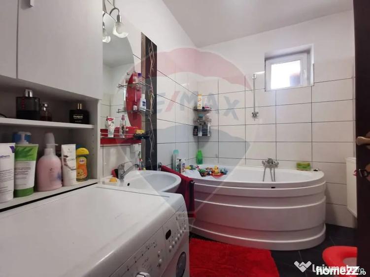 Casă cu 7 camere cu Teren 342 Mp în Calea Clujului