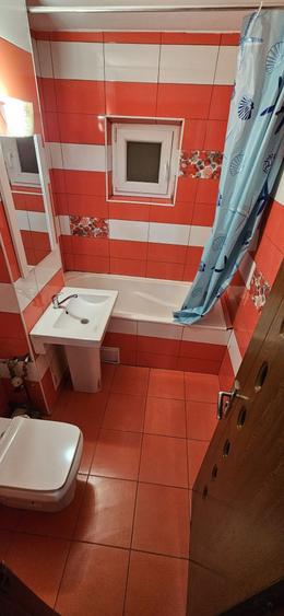Apartament cu 3 camere decomandat în 1 Mai
