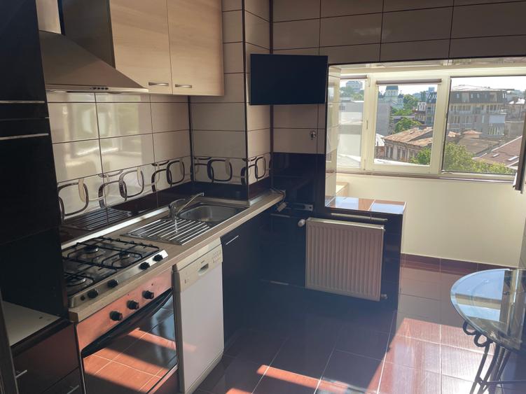 Apartament cu 3 camere decomandat în Unirii