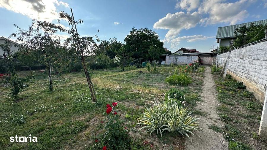 Casă cu 8 camere cu Teren 1420 Mp în Ghiroda