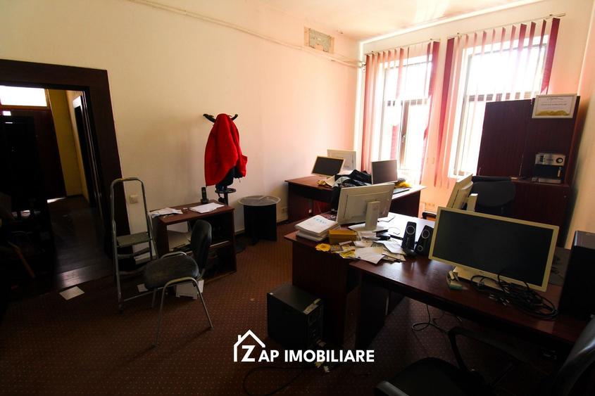 Casă individuală cu 3 camere cu Canalizare în Central