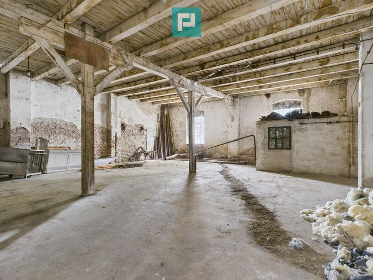 Spațiu industrial, de 306 mp, în Periam