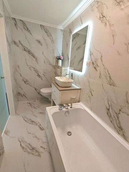 Apartament cu 4 camere decomandat în Decebal