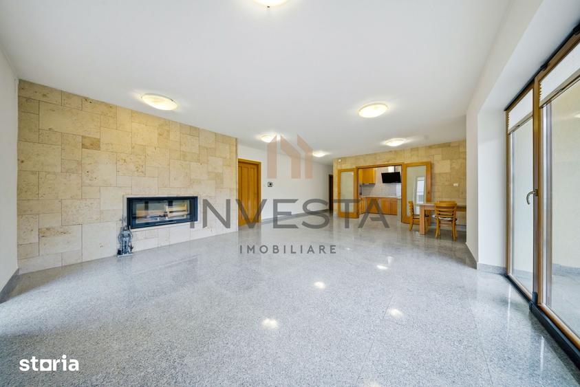 Apartament cu 4 camere semidecomandat în Central