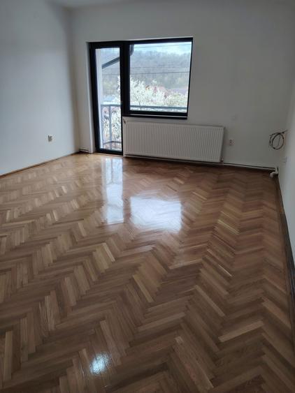 Casă cu 4 camere în Hășdat