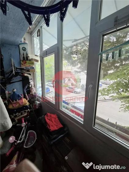 Apartament cu 3 camere decomandat în Est