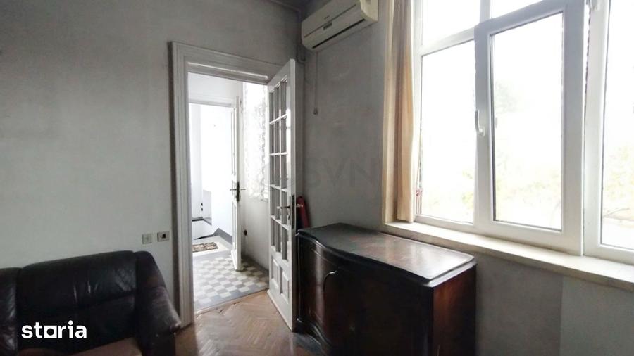 Apartament cu 5 camere în Dobroești