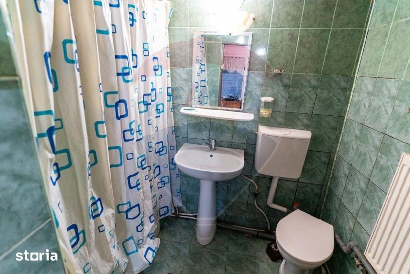 Casă cu 4 camere cu Teren 7139 Mp în Central
