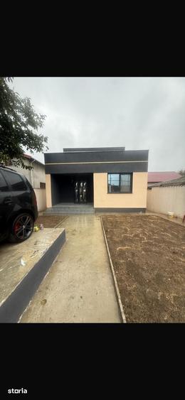 Casă cu 4 camere cu Teren 230 Mp în Central